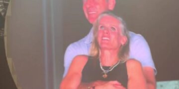 По мегаскандалот на концертот на „Колдплеј“ и шефицата на одделот за човечки ресури поднесе оставка