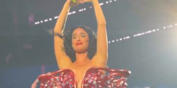 (Фото) Никогаш поубава и никогаш посреќна, Марија Шарапова го покажа својот син!