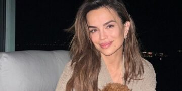 Северина ги разнежни своите обожаватели, покажа како ја поминува вечерта: „Мали ноќни разговори“