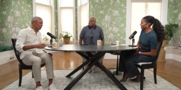 (Видео) Мишел и Барак Обама застанаа заедно пред камерите: „Ме прими назад“