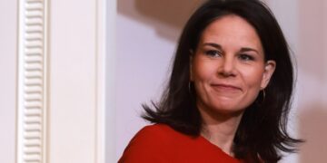 Поранешната министерка за надворешни работи на Германија потрошила 21.000 евра на шминка за три месеци