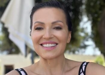 Нина Бадриќ објави ретка фотографија со мајка си Мила