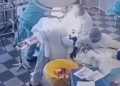Земјата се тресе, но тие не – доктори снимени додека оперираат за време на потресот од 8,8 степени