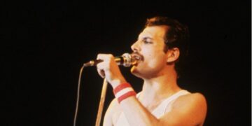 „Тајната ќерка“ на Фреди Меркјури даде емотивна изјава пред објавувањето на книгата за нивната врска