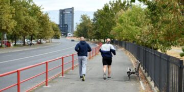 Заборавете го правилото од 10.000 чекори дневно: има нов тренд за вежбање во светот