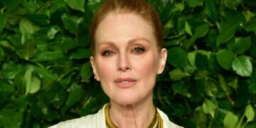 (Фото) Познатата црвенокоса актерка не се плаши да го покаже своето лице без ниту малку шминка