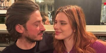 (Фото) Позната актерка му предложи брак на партнерот