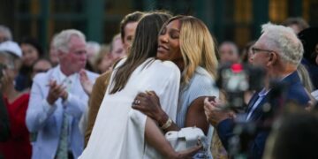 (Фото/Видео) Двете најдобри тенисерки во светот ги „закопаа секирите“