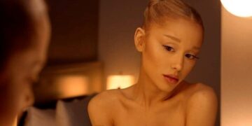 По седумгодишна пауза, Аријана Гранде започнува светска турнеја