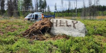 Маж преживеа девет дена со валкана вода, пишувајќи СОС на камења и кал