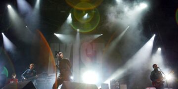 Маж загина на концерт на „Оејсис“