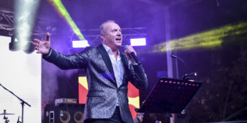 Илјадници на концертот ‘Нешто што ќе остане’ синоќа во Центар!