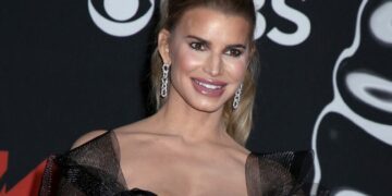 Сите зборуваа за неа: Џесика Симпсон непрепознатлива на MTV наградите