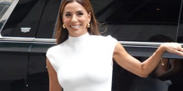 (Фото) Ева Лонгорија уште еднаш покажа зошто е една од најстилските жени во Холивуд