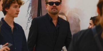 (Фото) Не е ни чудо што жените „паѓаат“ пред него: познатиот заводник изгледа подобро од кога било