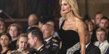 (Фото) Иванка Трамп никогаш не била посекси: ги покажа своите долги нозе