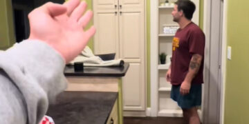 Брачна двојка изнајми куќа, па откри тајни простории и врата со натпис „не отворај“