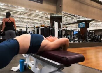 (Видео) Фитнес инфлуенсерка доби жестоки критики заради кавга во теретана