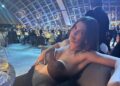 Хејли Бибер одвај можеше да седне поради корсетот, фотографијата насмеа многумина