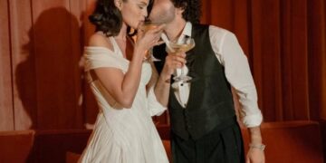 Селена Гомез објави нови свадбени фотографии, ги покажа сите три венчаници