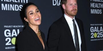 (Видео) Меган Маркл беше во Париз: скандалите веднаш почнаа да се нижат, еден по друг