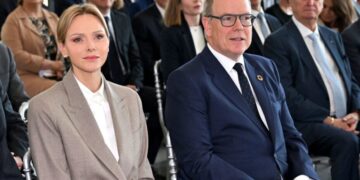 (Фото) Принцезата Шарлин го носи најсовршеното одело, но нејзините штикли сепак го привлекоа целото внимание