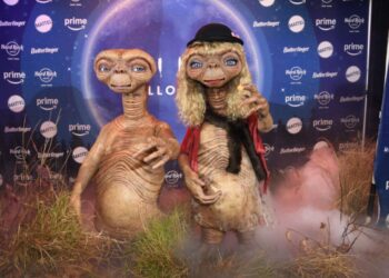 (Фото) Малкумина можат да ја воодушеват јавноста како Емили Ратајковски, нејзиното најново издание остава без зборови