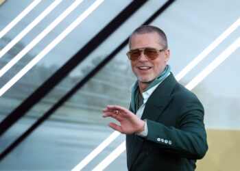 Швајцарка дала 100.000 евра на лажен Бред Пит: го чекала во хотел три недели