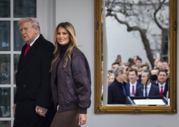 (Видео) Модниот спектакл на Меланија Трамп: Никој не го очекуваше овој спој