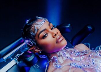 (Видео) Пејачката Тејана Тејлор шокираше многумина во провокативна и минималистичка креација