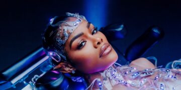 (Видео) Пејачката Тејана Тејлор шокираше многумина во провокативна и минималистичка креација