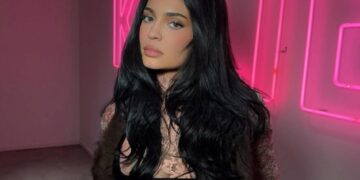 (Видео) Кајли Џенер за теоријата за рамна Земја: „Сè е можно“