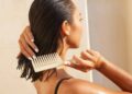 Шампоните со кофеин станаа хит за погуста коса, што велат експертите