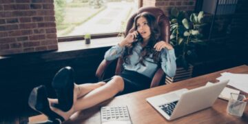 Не знаете кога се сериозни, а кога не, но тоа е само штит: овие хороскопски знаци се кралеви на сарказмот