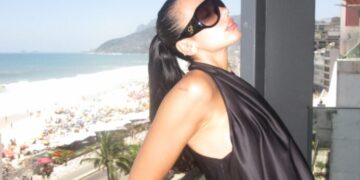 Пејачката објави серија жешки фотографии, не се за оние со слабо срце