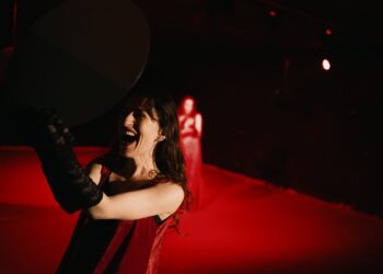 „Слугинките“ на Агнес Нокшиќи и ВР перформанс вечерва на МОТ