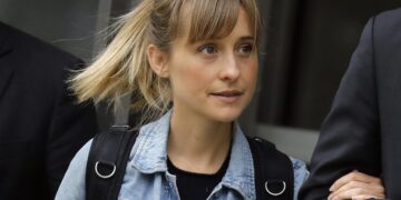 Од сенките на култот кон светлината на помагањето: новиот живот на Алисон Мек