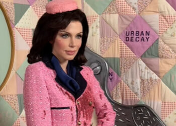 Џулија Фокс ја шокираше јавноста: се појави како Џеки Кенеди во крвав костим