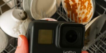 Што навистина се случува во машина за садови? Видео отвори лавина реакции