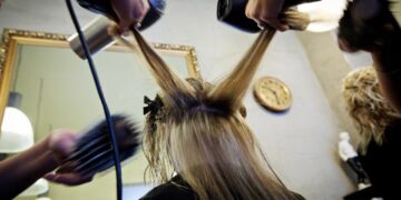 (Фото) Долгата коса е минато? Фризура што ќе биде главен тренд во 2026 година