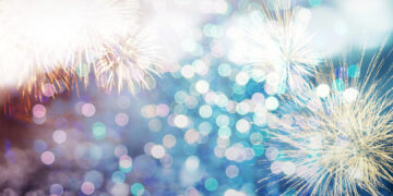 (Видео) Нов Зеланд ја пречека Новата година со огномет