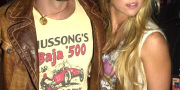 Енрике Иглесијас и Ана Курникова го добија четвртото дете, објавија фотографија