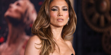 (Видео) Џенифер Лопез ја покажа раскошната вила од 52 милиони долари во која живееше со Бен Афлек