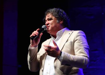 (Видео) Со новата песна „Една солза“ Наум Петрески најавува најзначајни моменти во кариерата