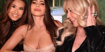 (Фото) Нека следната година биде добра како празничното деколте на Софија Вергара