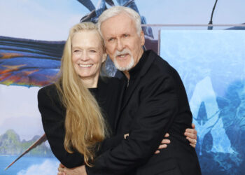 (Видео) Тие ја започнаа својата љубовна приказна со афера, а 25 години подоцна се сакаат како првиот ден