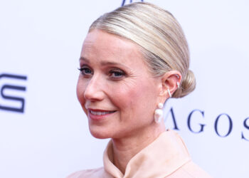 (Видео) Розова од глава до пети: Познатата русокоса прошета низ градот како Барби