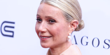 (Видео) Розова од глава до пети: Познатата русокоса прошета низ градот како Барби