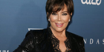 Крис Џенер (70) изгледа помладо од нејзиното момче (45): Луѓето се шокирани од фотографиите