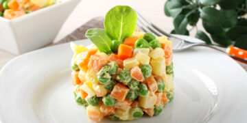 Колку долго може да се чува руската салата за празници